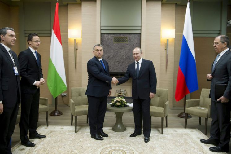 Spotkanie dwóch &quot;V&quot; - Orbána i Putina
