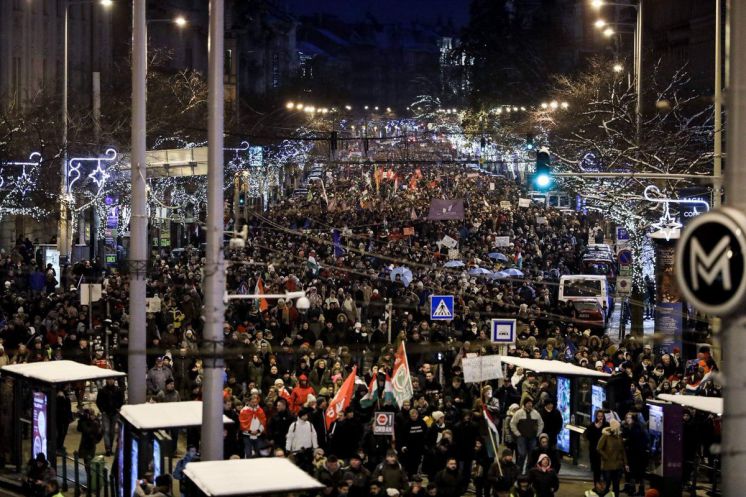 O protestach i (r)ewolucji opozycji w Krytyce Politycznej